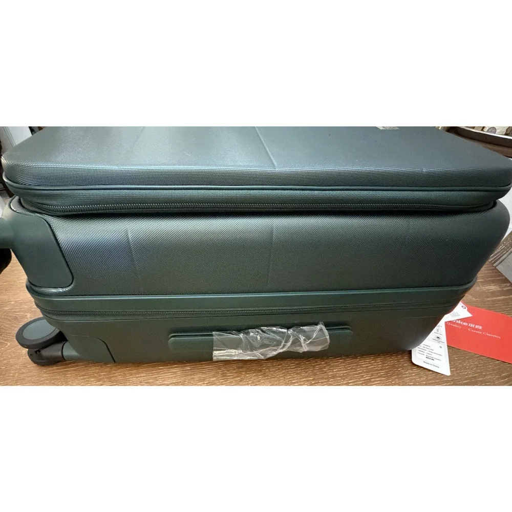 Hanke expandable luggage